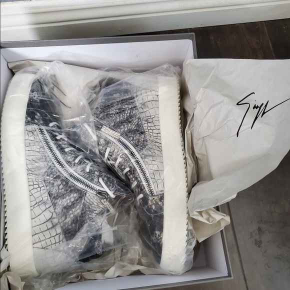 Authentic brand New Men Giuseppe Zanotti (NWT) - Picture 3 of 6